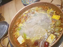 -洱火云南酸菜牛肉火锅(石景山当代商城店)