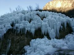 -大平台龙居瀑布旅游区