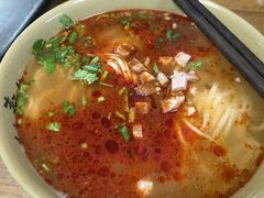 -亮亮面馆(经六路店)