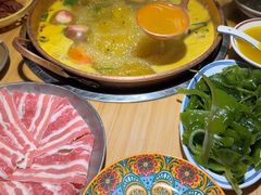 -洱火云南酸菜牛肉火锅(石景山当代商城店)