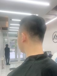 -朗峰专业美发沙龙