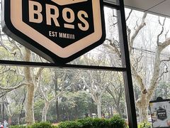 靠窗位-Moka Bros 摩卡站(嘉华店)