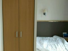 -悦尔假日酒店(浙二眼科医院店)