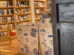 -猫的天空之城概念书店(杭州南宋御街店)