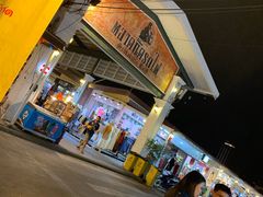 -席娜卡琳火车铁道夜市