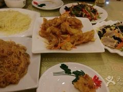 -鹤乡东北菜(崮山路店)