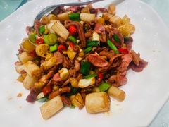 洪湖莲藕带炒鸡杂-洪湖水·新楚菜(人民大学店)