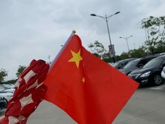 -奕欧来上海购物村停车场