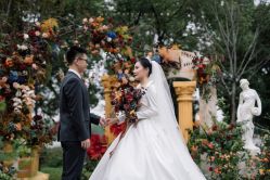 -艾米丽婚纱礼服