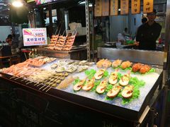 -六合夜市