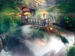 -雪山彩虹谷景区