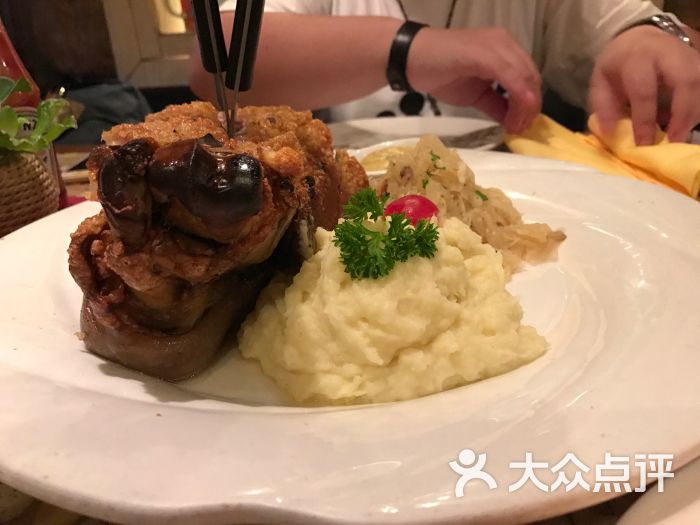 申德勒加油站西餐厅(日坛路总店)的点评