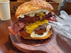 德式肉肠牛肉汉堡-汉堡双倍·喜鹊堡