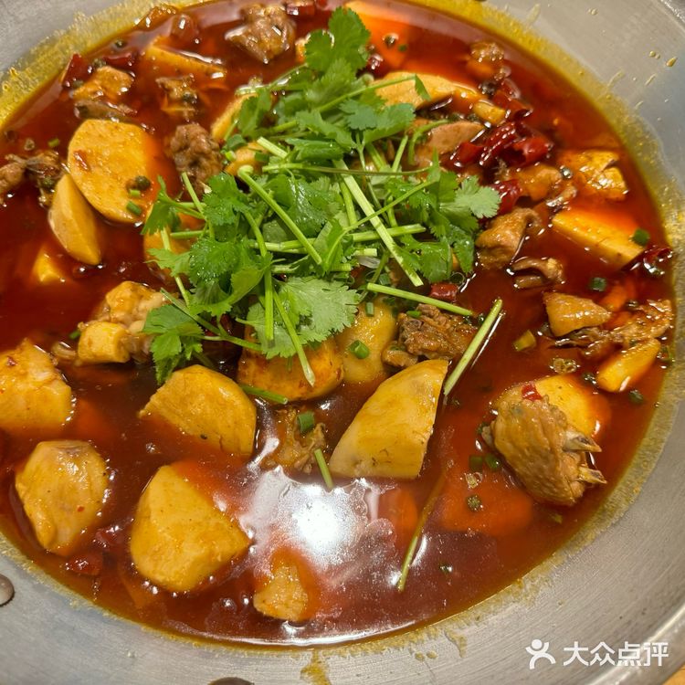 这家店位于成都市天府新区隆翔街 这边我没怎么来过