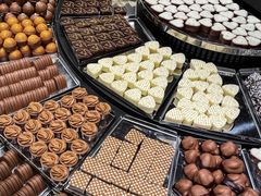 -Laderach 莱德拉(上海环贸iapm店)