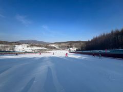 -亚布力新体委滑雪场