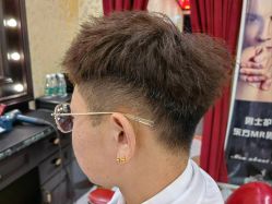 -东方先生国潮男士理发馆