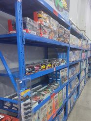 -逝水玩具折扣店