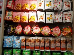 -名创优品(江南新地店)