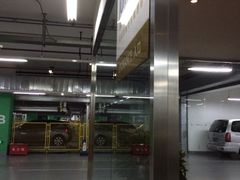 iphone_upload_pic-上海喜玛拉雅酒店-停车场