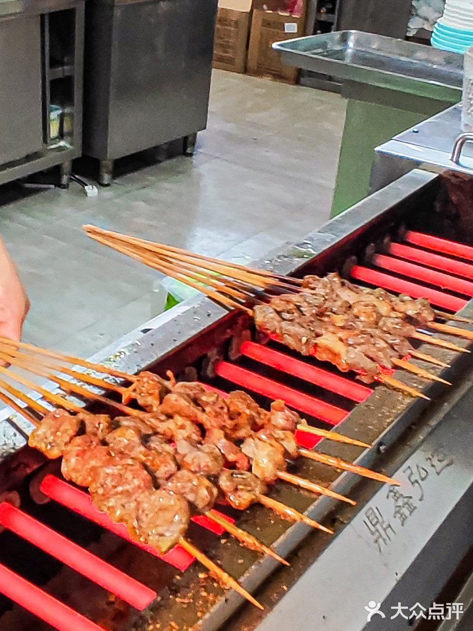 涮肉、烤串，在揽月斋都能吃到~