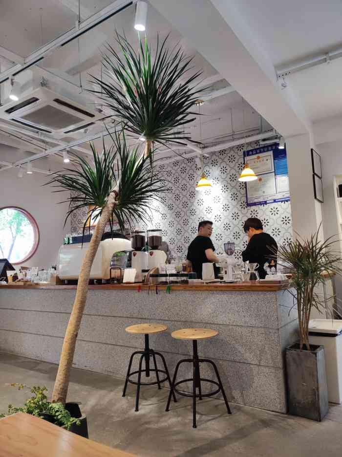 石藤咖啡-"设计很棒 简约大方,能让人放松下来,小姐."-大众点评移动版