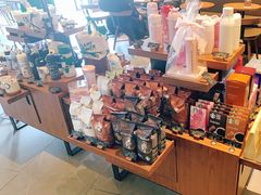 零售区-星巴克(宝山万达店)