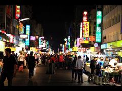 -六合夜市