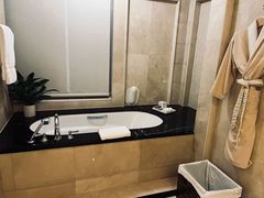 -广州富力丽思卡尔顿酒店