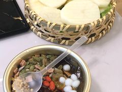 -菌子鲜汤野生菌锅