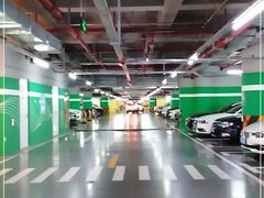 -白玉兰广场停车场