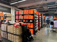 -沃尔玛(前山店)