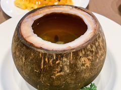原只椰子炖竹丝鸡汤-海口万豪中餐厅·粤菜·海南菜· 平价海鲜·茶点· KTV包房