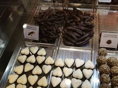 -VENCHI 闻绮(北京国贸商城店)