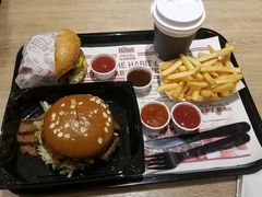 三角牛排三明治-The Habit Burger Grill 哈比特汉堡(爱琴海店)
