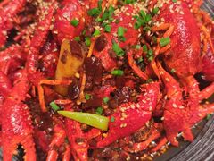 -肥肥虾庄·金牌油焖大虾(汉街SKP店)