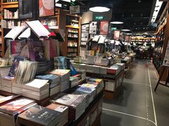 -西西弗书店&矢量咖啡(凯德晶萃广场店)