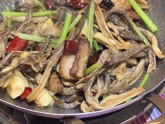 -香巴拉云南餐厅(华莱坞店)