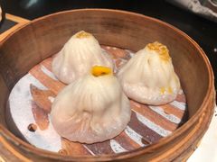 蟹粉小笼包-老头儿油爆虾·知味杭州(爱琴海购物中心)