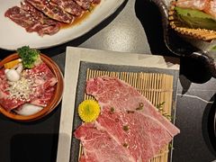 -山川小町·极番烧肉(新地假日广场店)