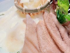 -红鼎豆捞·非遗鲍皇汤火锅(宝丰路店)