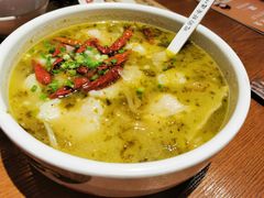 -渝是乎酸菜鱼(龙旗购物中心店)