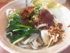 -巍山𤆵肉饵丝
