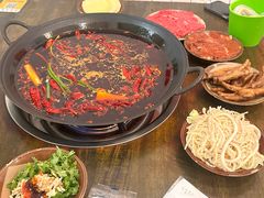 -黄潇洒老火锅(九眼桥宏济巷店)
