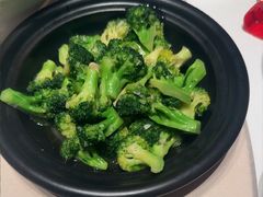 -八府香鸭·啫啫煲(华山路店)