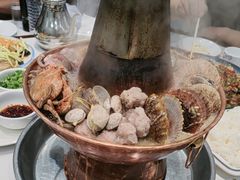 -一口猪海鲜浑锅·东北家常菜