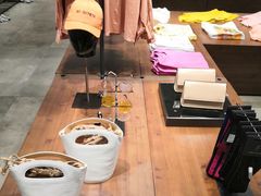 -URBAN REVIVO(上海中庚漫游城店)