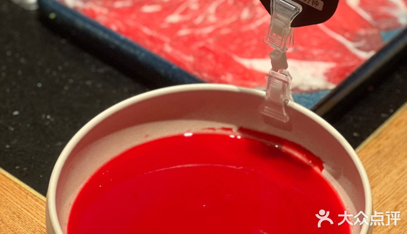 夏日里的美味暴击！火锅配奶茶玩出新花样！