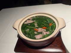 肉汤浸枸杞苗-炳胜私厨(万象前海店)