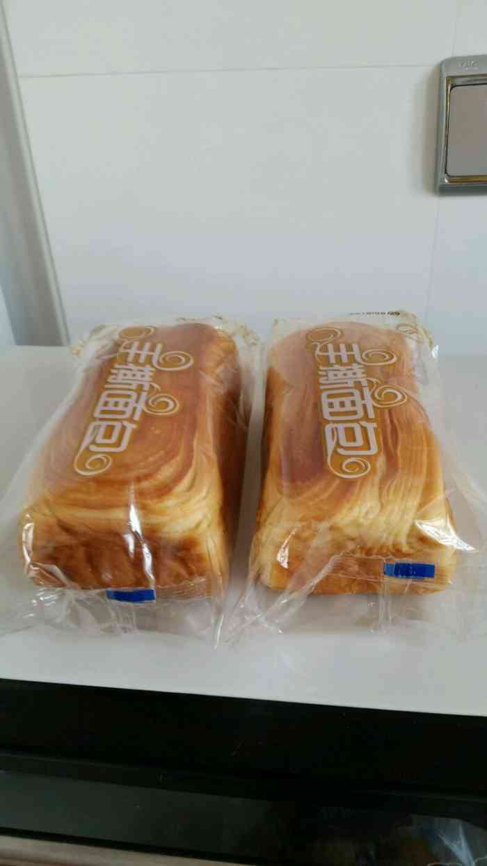 圣士烘焙(奥泰店)-"很好,老婆饼好吃的,但是面包偏贵.